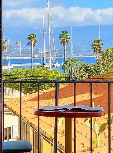 Superbe T2, Vieux Port, Hyper centre Ajaccio